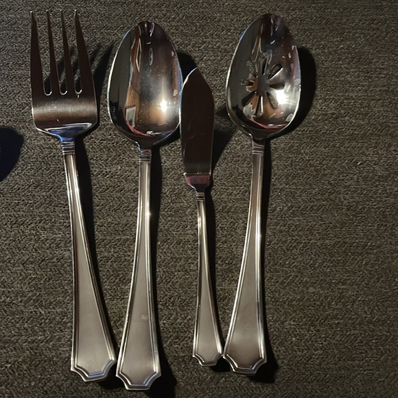 5 Serving Pieces 18/10 Wallace Casino Pattern - Picture 6 of 6